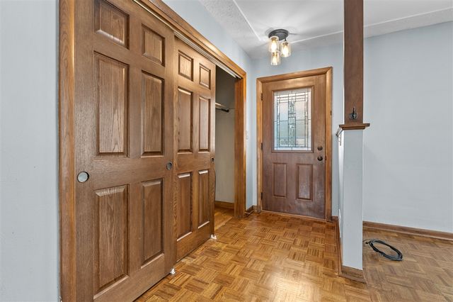 205 Wahwahtaysee Way, Battle Creek, MI 49015