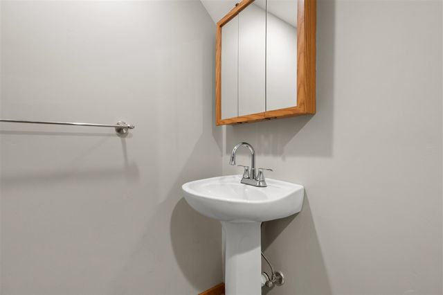 205 Wahwahtaysee Way, Battle Creek, MI 49015