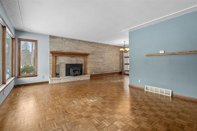 205 Wahwahtaysee Way, Battle Creek, MI 49015