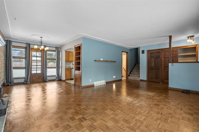 205 Wahwahtaysee Way, Battle Creek, MI 49015