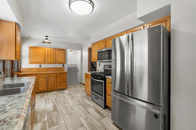 205 Wahwahtaysee Way, Battle Creek, MI 49015