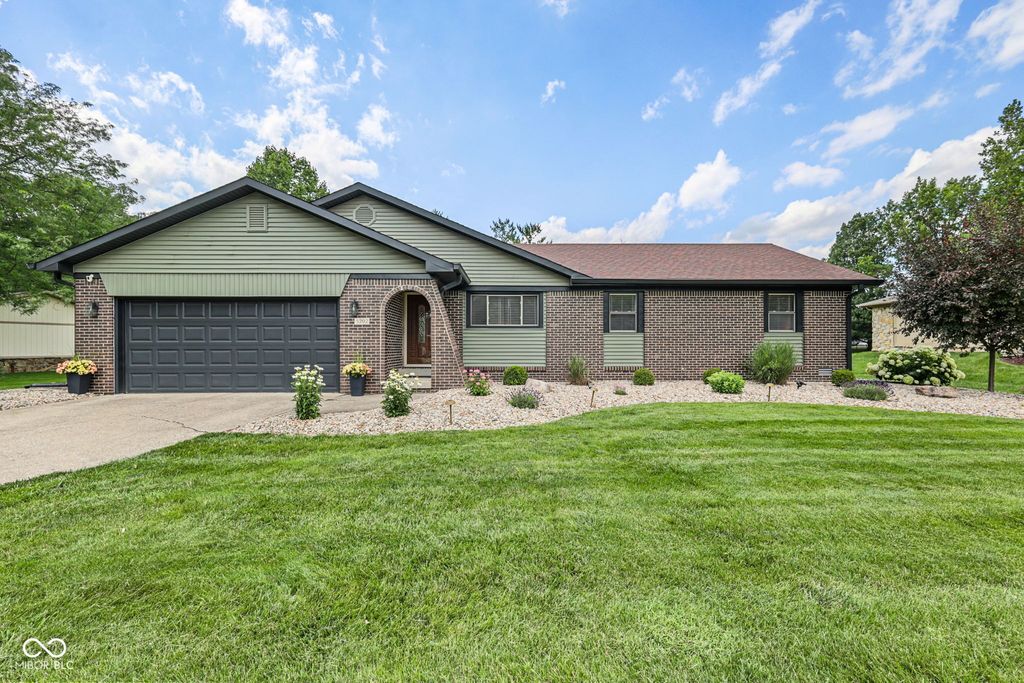 5202 Flintstone Drive, Indianapolis, IN 46237