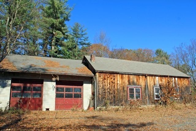 34 Colorado Ave, Greenfield, MA 01301