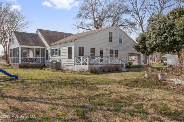 9110 Second Street, Walls, MS 38680