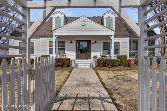 9110 Second Street, Walls, MS 38680