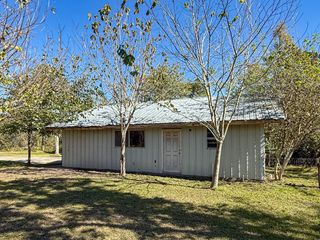 142 W Hickory Cove, Onalaska, TX 77360