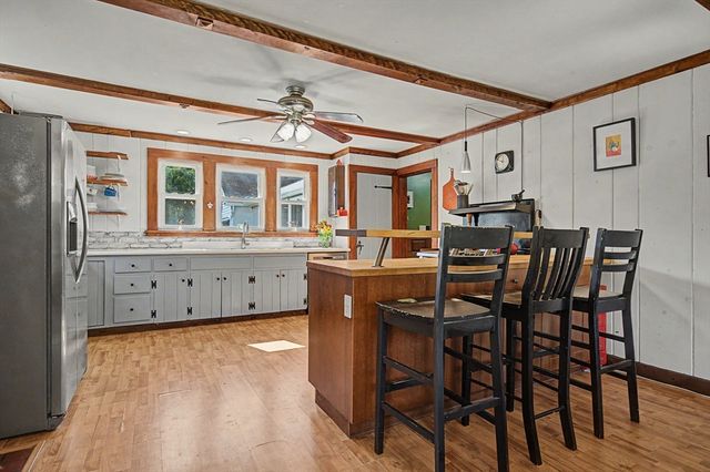 66 Glendale St, Easthampton, MA 01027