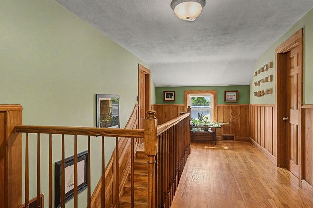 66 Glendale St, Easthampton, MA 01027