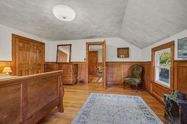 66 Glendale St, Easthampton, MA 01027