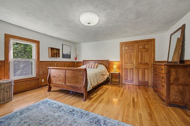 66 Glendale St, Easthampton, MA 01027