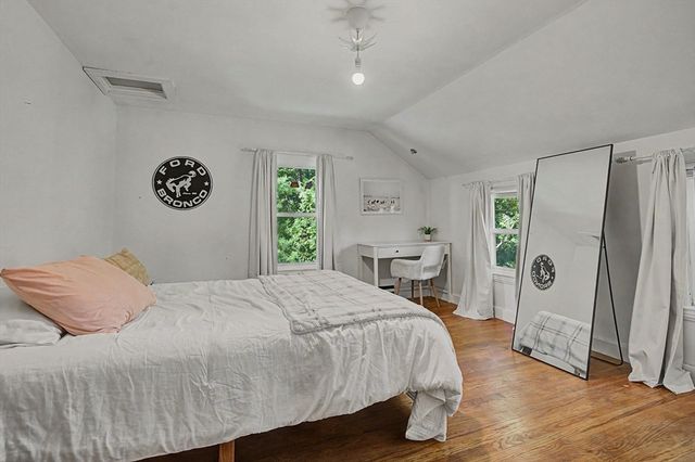 66 Glendale St, Easthampton, MA 01027