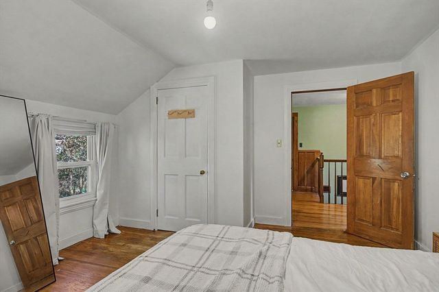 66 Glendale St, Easthampton, MA 01027