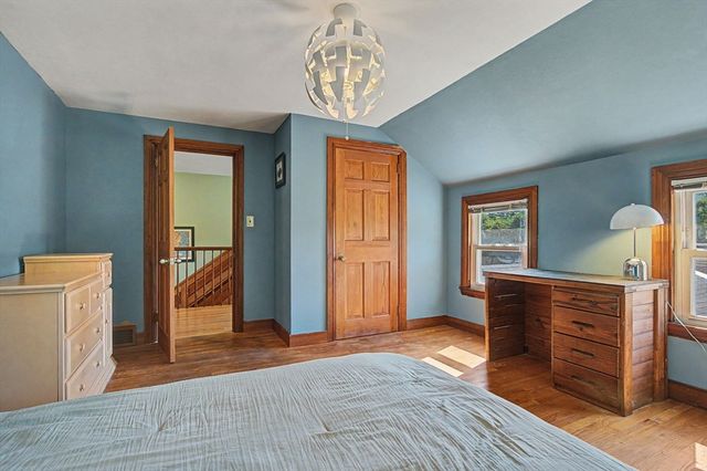 66 Glendale St, Easthampton, MA 01027