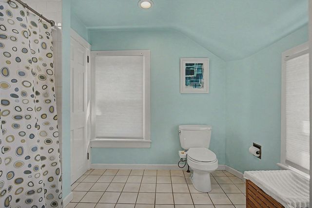 66 Glendale St, Easthampton, MA 01027