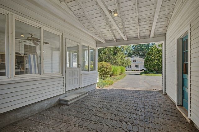 66 Glendale St, Easthampton, MA 01027
