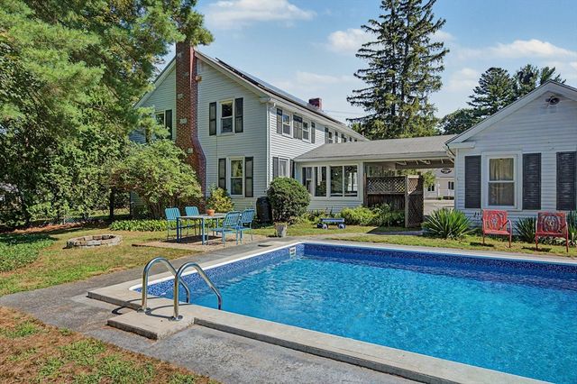 66 Glendale St, Easthampton, MA 01027
