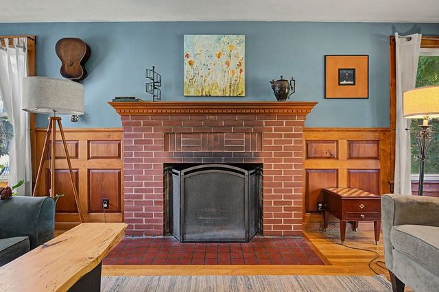 66 Glendale St, Easthampton, MA 01027