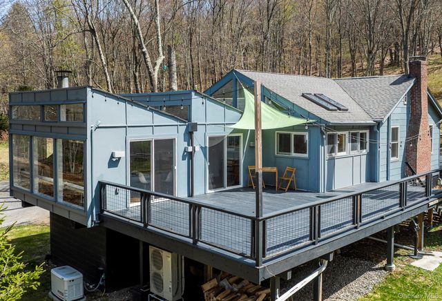 611 N Clove Road, Millbrook, NY 12545