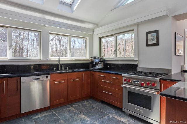 611 N Clove Road, Millbrook, NY 12545