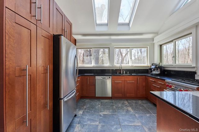 611 N Clove Road, Millbrook, NY 12545