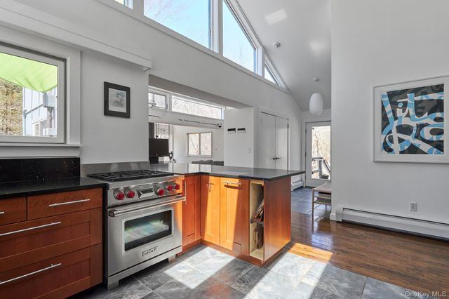 611 N Clove Road, Millbrook, NY 12545