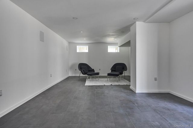 611 N Clove Road, Millbrook, NY 12545