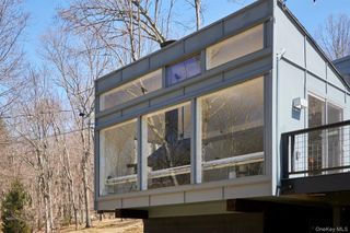 611 N Clove Road, Millbrook, NY 12545