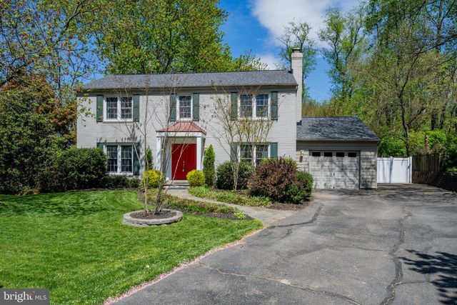 6 STARLIGHT CT, Potomac, MD 20854