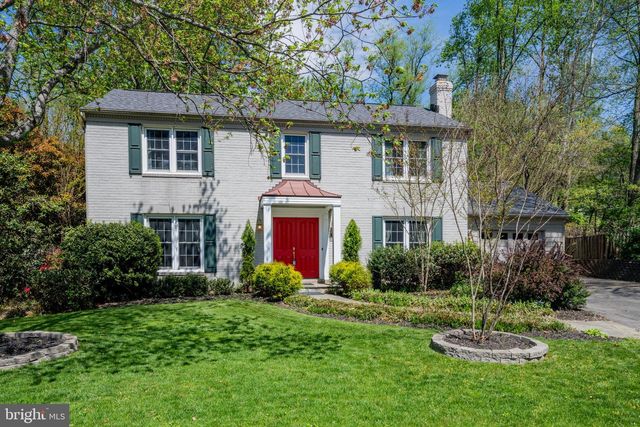 6 STARLIGHT CT, Potomac, MD 20854
