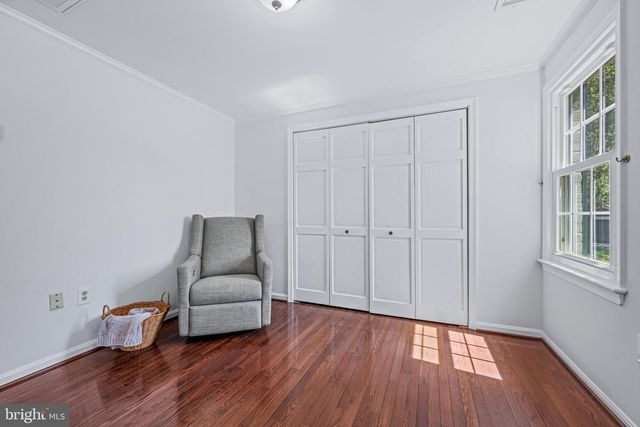 6 STARLIGHT CT, Potomac, MD 20854