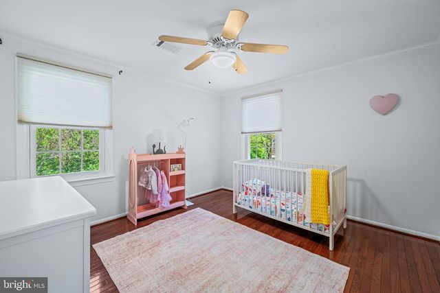 6 STARLIGHT CT, Potomac, MD 20854