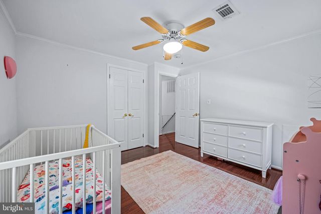 6 STARLIGHT CT, Potomac, MD 20854