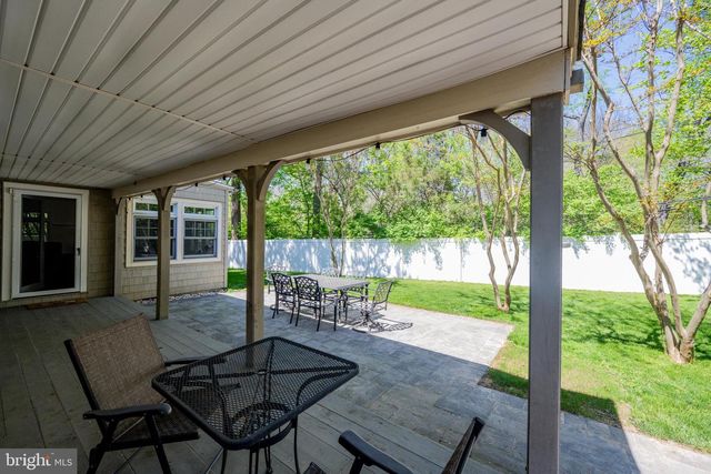 6 STARLIGHT CT, Potomac, MD 20854