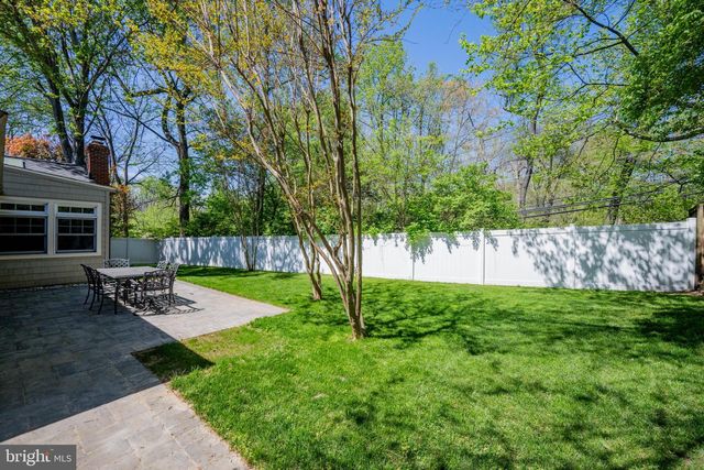 6 STARLIGHT CT, Potomac, MD 20854