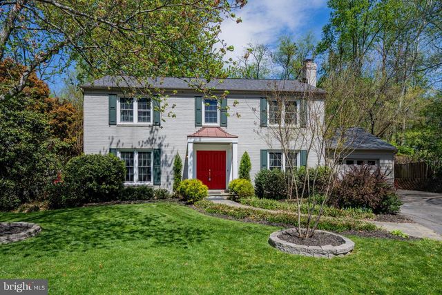 6 STARLIGHT CT, Potomac, MD 20854