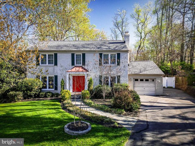 6 STARLIGHT CT, Potomac, MD 20854
