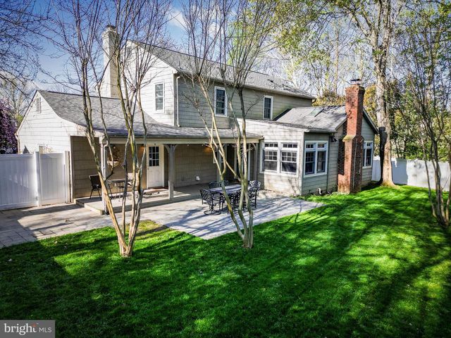 6 STARLIGHT CT, Potomac, MD 20854