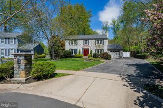 6 STARLIGHT CT, Potomac, MD 20854