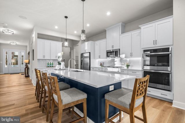 7505 MAGARITY RD, Falls Church, VA 22043