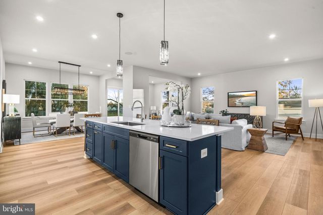 7505 MAGARITY RD, Falls Church, VA 22043