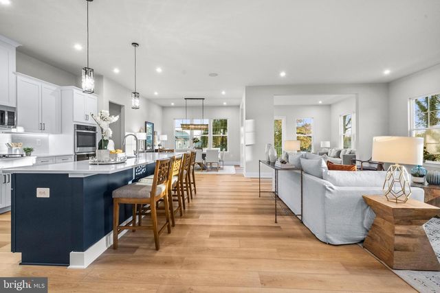 7505 MAGARITY RD, Falls Church, VA 22043