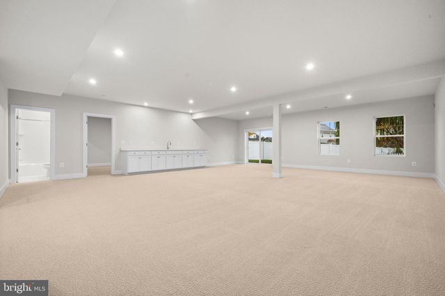 7505 MAGARITY RD, Falls Church, VA 22043