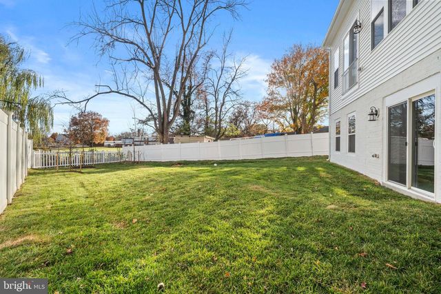 7505 MAGARITY RD, Falls Church, VA 22043