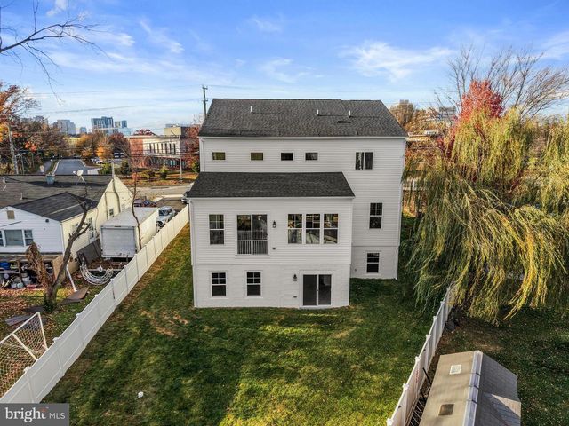 7505 MAGARITY RD, Falls Church, VA 22043