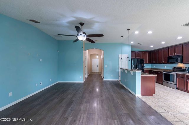 4667 PINE LAKE Drive, Middleburg, FL 32068