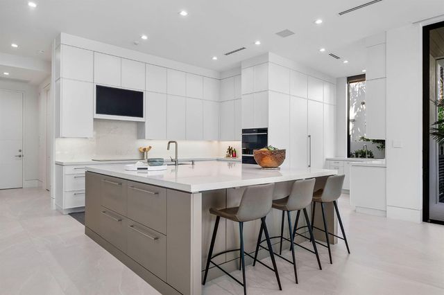 175 W Alexander Palm Road, Boca Raton, FL 33432