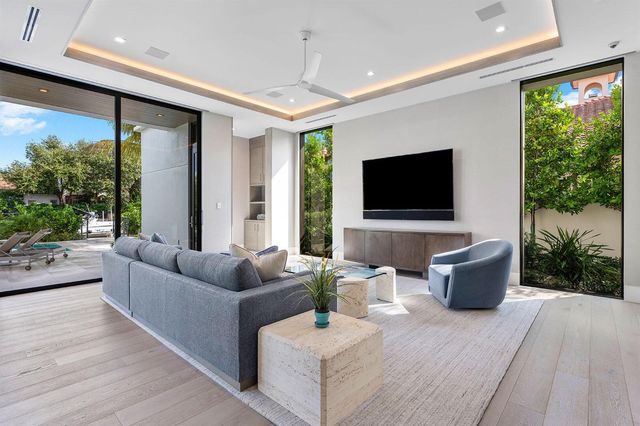 175 W Alexander Palm Road, Boca Raton, FL 33432