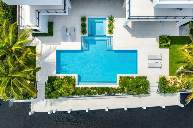 175 W Alexander Palm Road, Boca Raton, FL 33432
