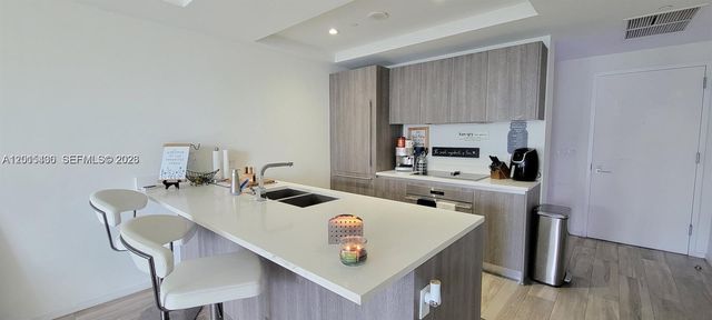 801 S Miami Ave 3402, Miami, FL 33130