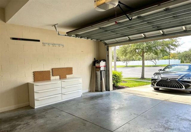 8505 BROKEN WILLOW COURT, Tampa, FL 33647